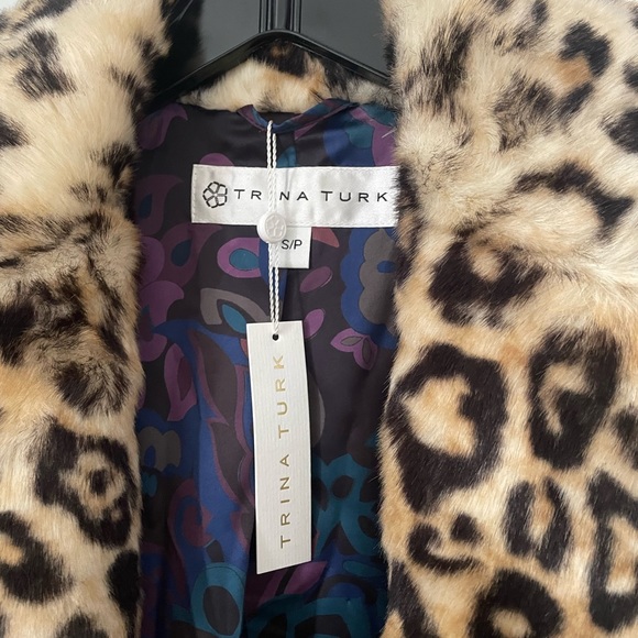 Trina Turk new faux fur coat beautiful with tags never worn - Picture 4 of 12
